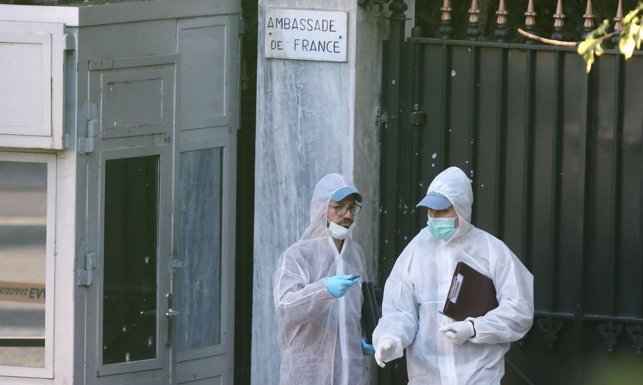 Γιατί στη Γαλλική Πρεσβεία;