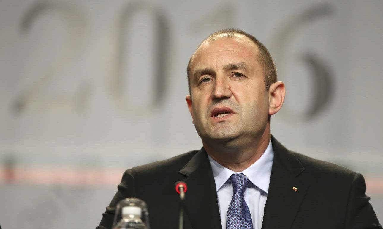 Πολιτική κρίση στη Βουλγαρία μετά την εκλογή του Ράντεφ στην προεδρία