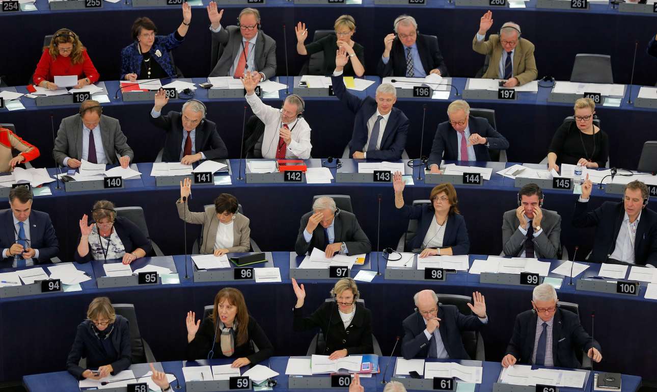 Το Ευρωκοινοβούλιο ψήφισε να «παγώσει» η ένταξη της Τουρκίας στην ΕΕ