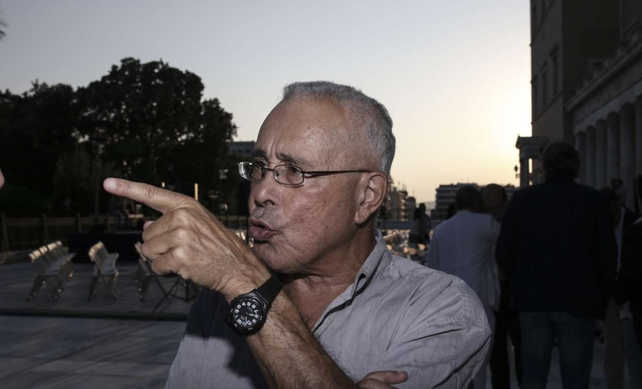 Πώς αλλοτριώθηκε έτσι ο Ζουράρις;