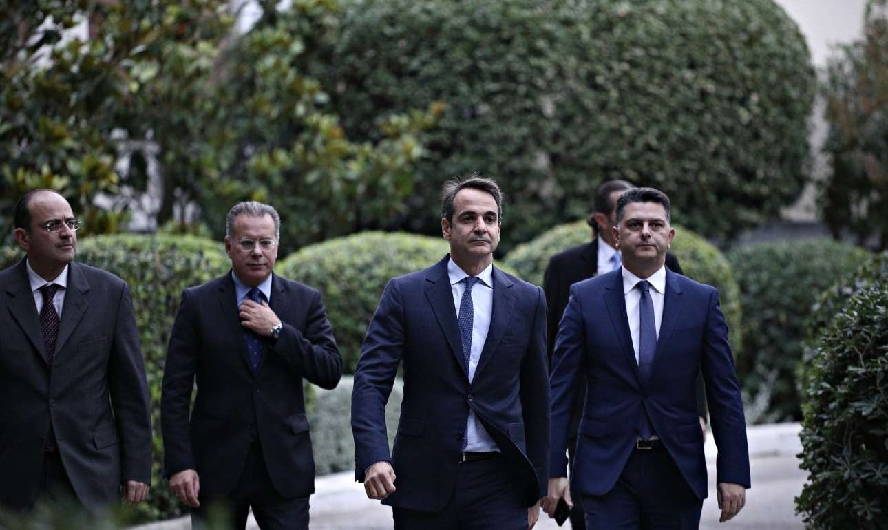 Ποιον δρόμο πρέπει να διαλέξει ο Κυριάκος