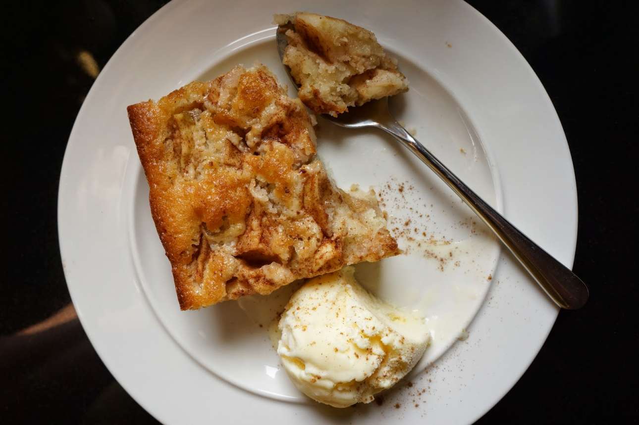 Γρήγορο κέικ μήλου: στο μπλέντερ ή στο μούλτι