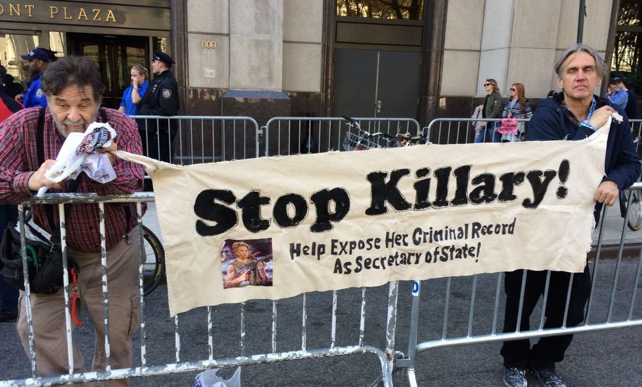 Μίσος και αγάπη για τη Χίλαρι