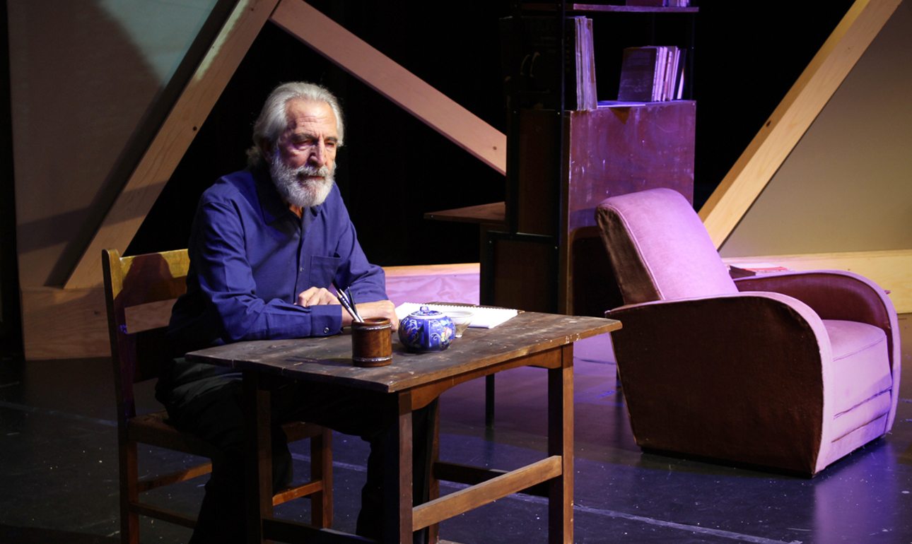 Ο Γιώργος Κοτανίδης και μια… κρεμάλα για τον Νίκο Ζαχαριάδη