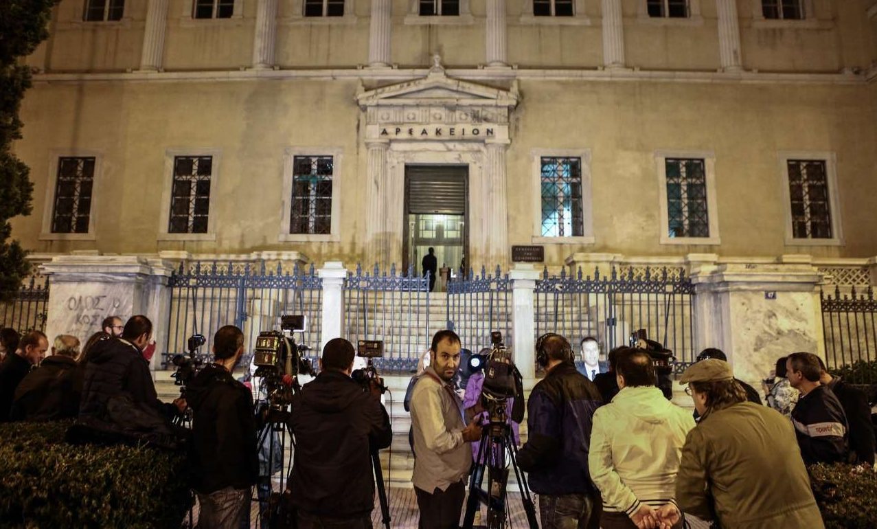 Επιμένει ο Νίκος Παππάς για τέσσερις τηλεοπτικούς σταθμούς