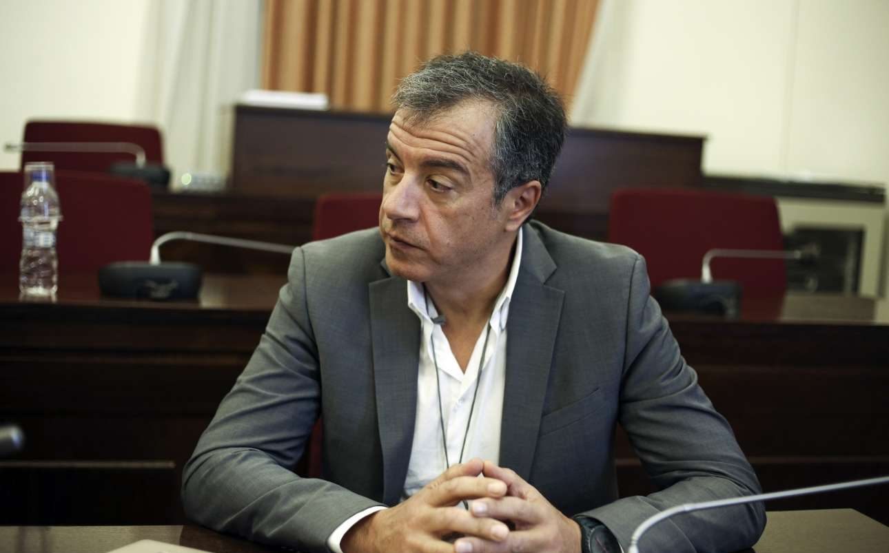 Θεοδωράκης: «“Χάθηκαν” οι φωτογραφίες του Κασιδιάρη με βουλευτές του ΣΥΡΙΖΑ»