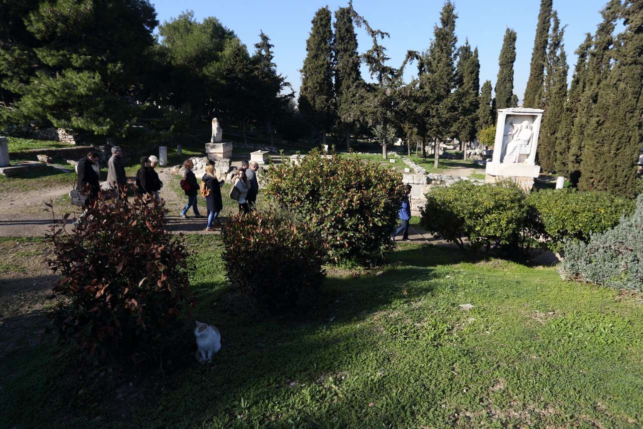 Στα ίχνη του Κώστα Χαρίτου με συνοδό τον Πέτρο Μάρκαρη
