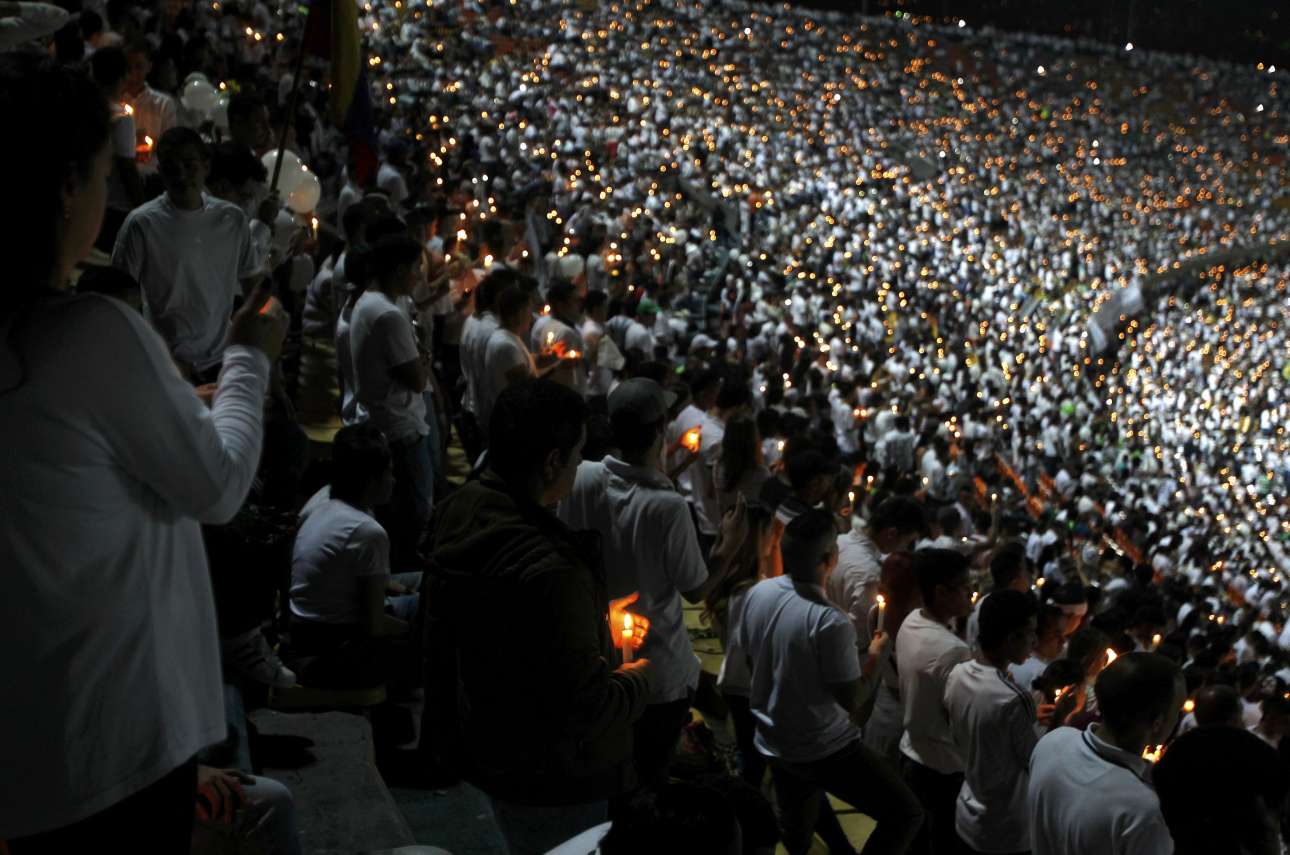 Χιλιάδες Κολομβιανοί πήγαν στο γήπεδο του τελικού για την Τσαπεκοένσε!