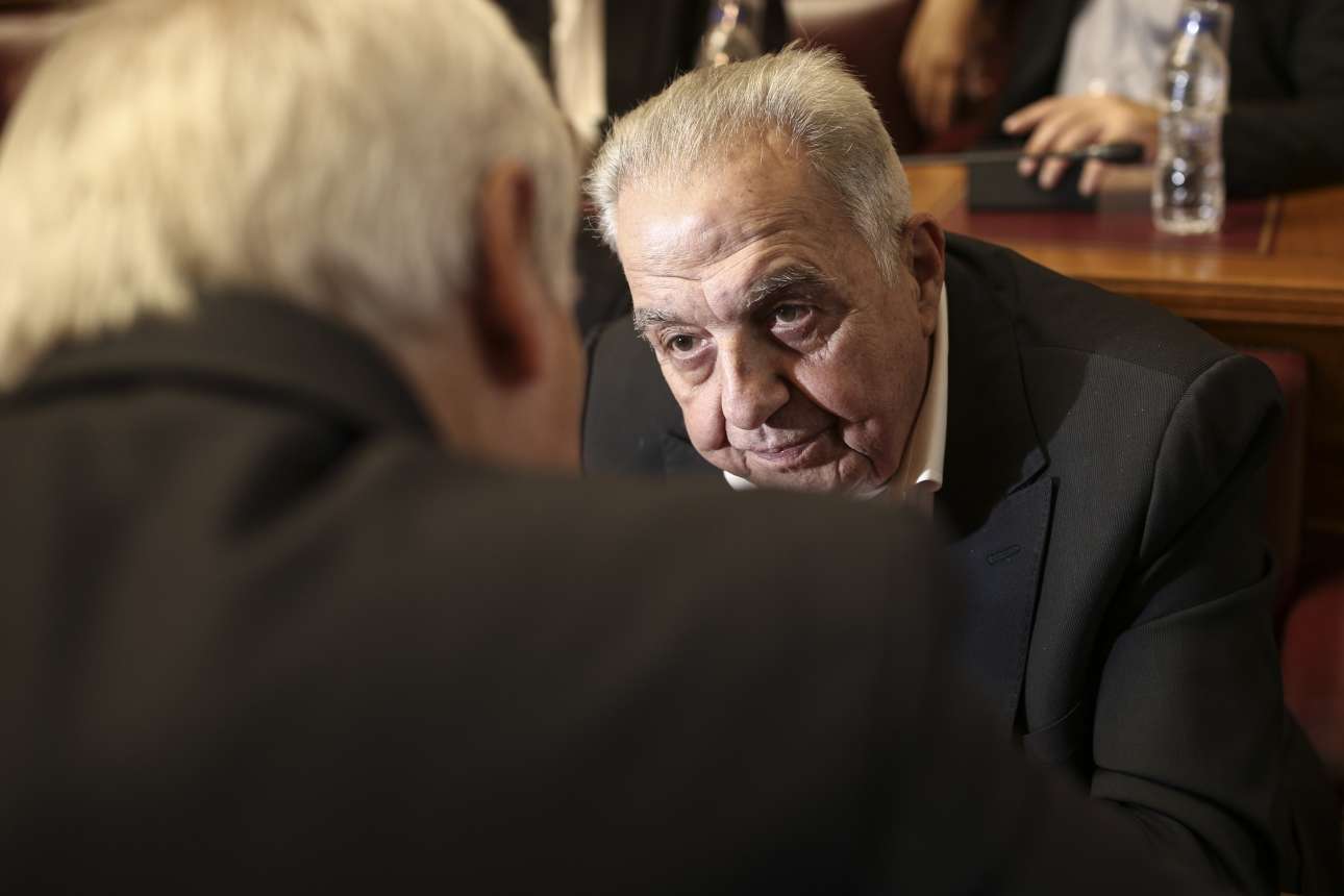 Φλαμπουράρης: «Δεν πάμε σε εκλογές, δεν πήραμε άδεια για τις παροχές»