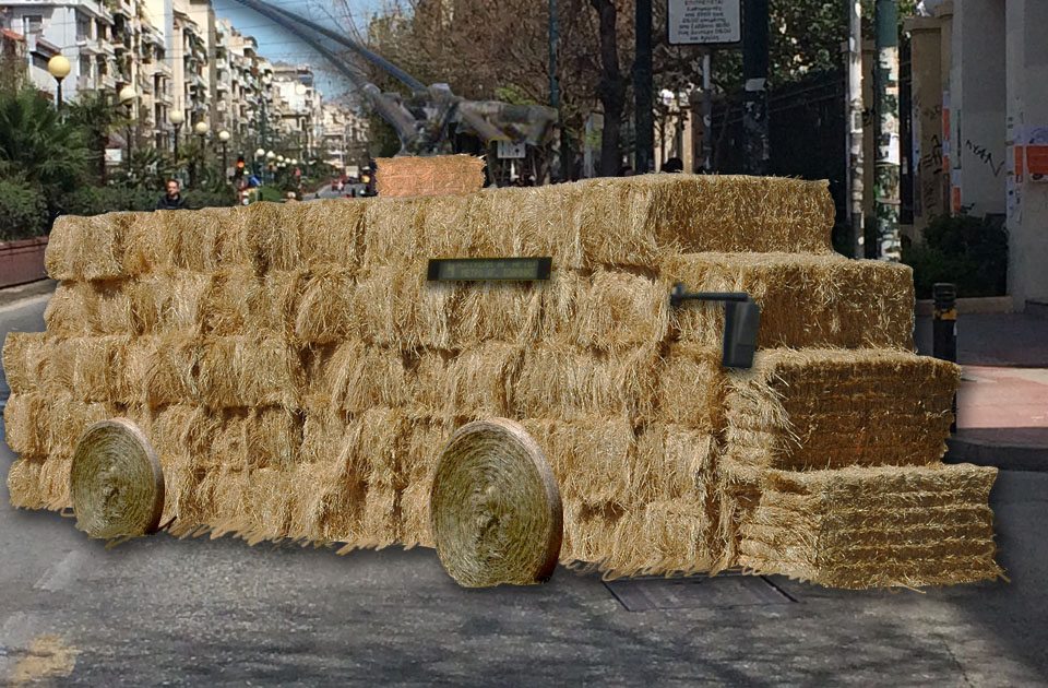 Τρόλεϊ-υποκατάστατα από άχυρο για αντιεξουσιαστές έβαλε στην Πατησίων η ΕΛΑΣ