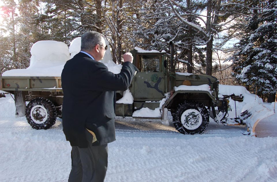 Ο Πάνος Καμμένος ξεμάτιασε καλού κακού τα εκχιονιστικά του Στρατού