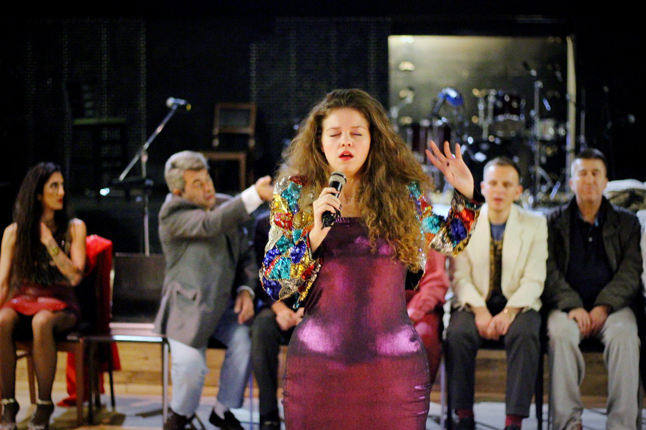 Θέλω τα «ώπα» μου στην οδό Φρυνίχου