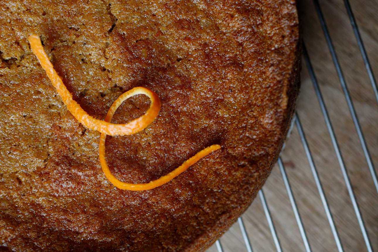 Λαχταριστή βασιλόπιτα που μοσχομυρίζει μανταρίνι και δεν μένει ψίχουλο!