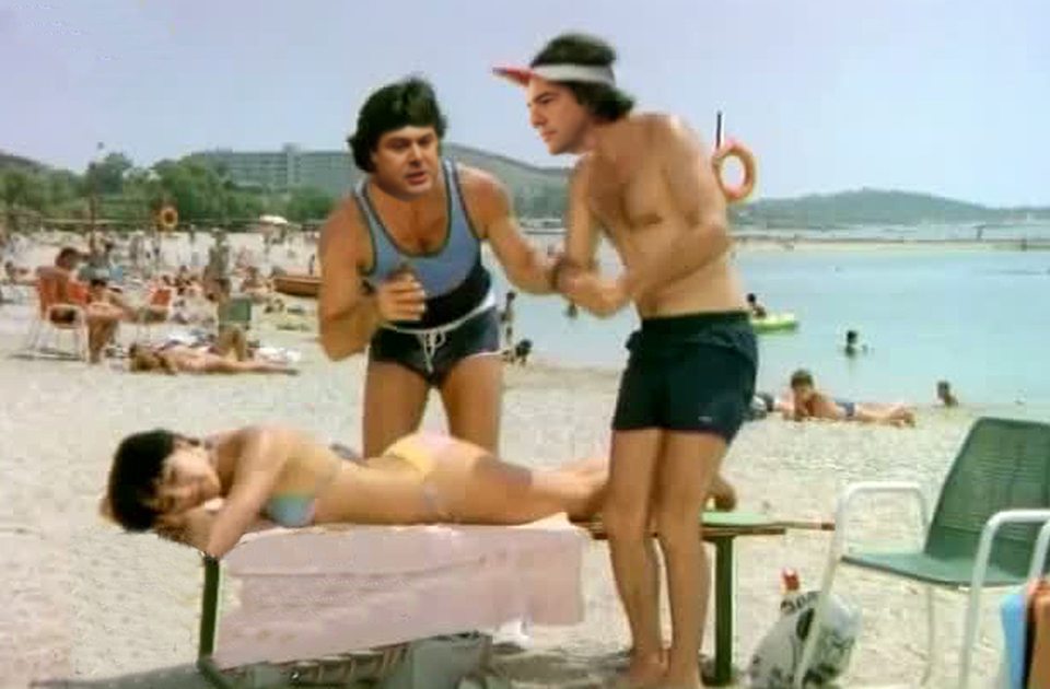 Ντοκουμέντο/ Τσίπρας και Καμμένος στις πρώτες τους διακοπές κυνηγούν τουρίστριες!