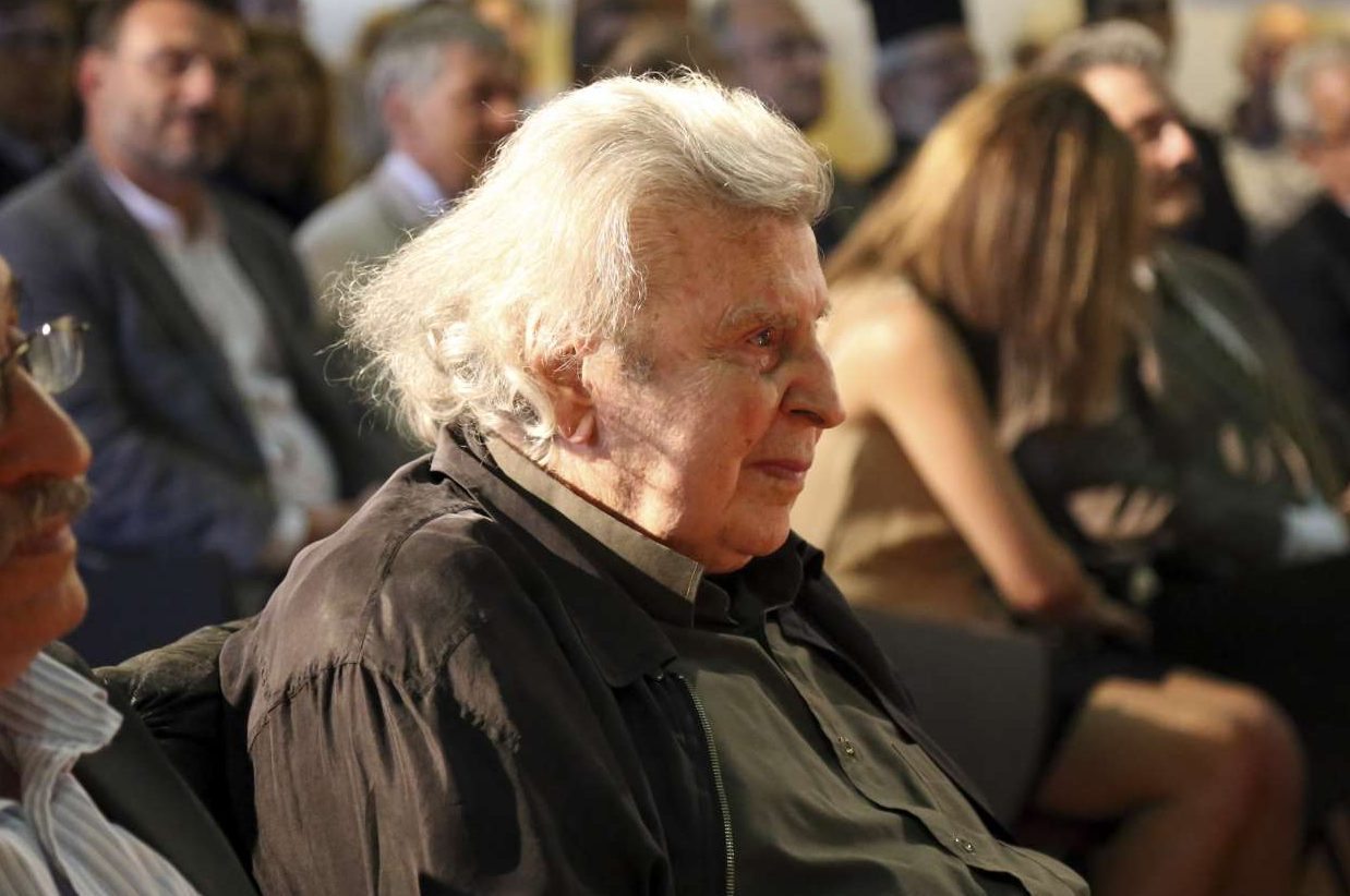 Μίκης Θεοδωράκης: «Θεσμοί του δημοκρατικού συστήματος “Το Βήμα” και “Τα Νέα”»