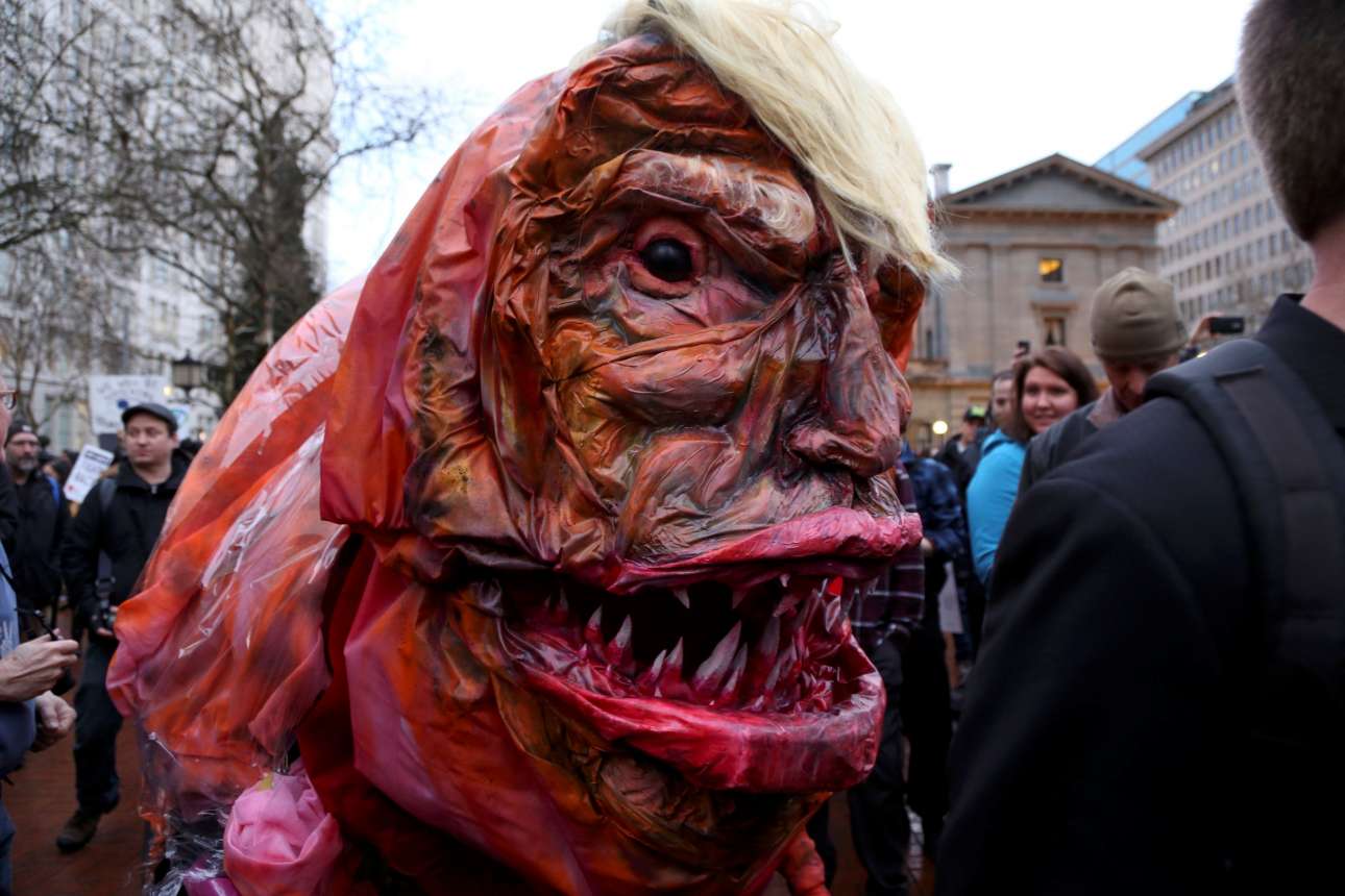 Handelsblatt: Ο Τραμπ είναι «δηλητήριο» για την ελληνική οικονομία