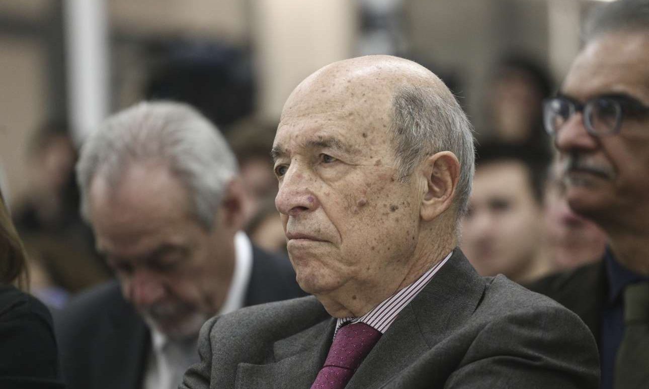 Σημίτης: «Το μνημόνιο δεν ήταν μονόδρομος»!