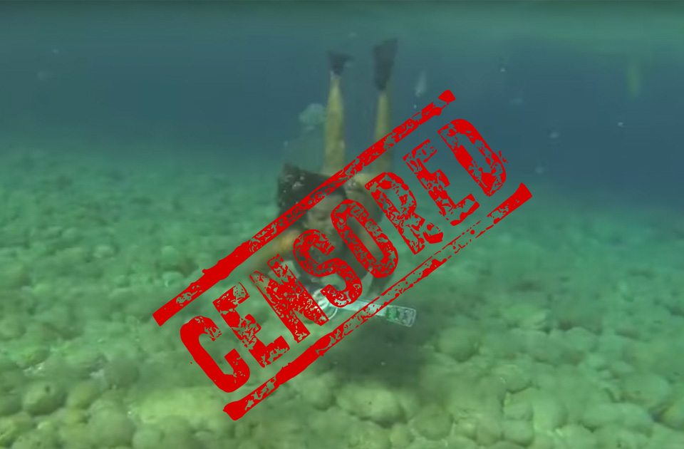 Απαγορεύτηκε το video Manu Chao και Κλέλιας Ρένεση λόγω σοκαριστικού γυμνού!