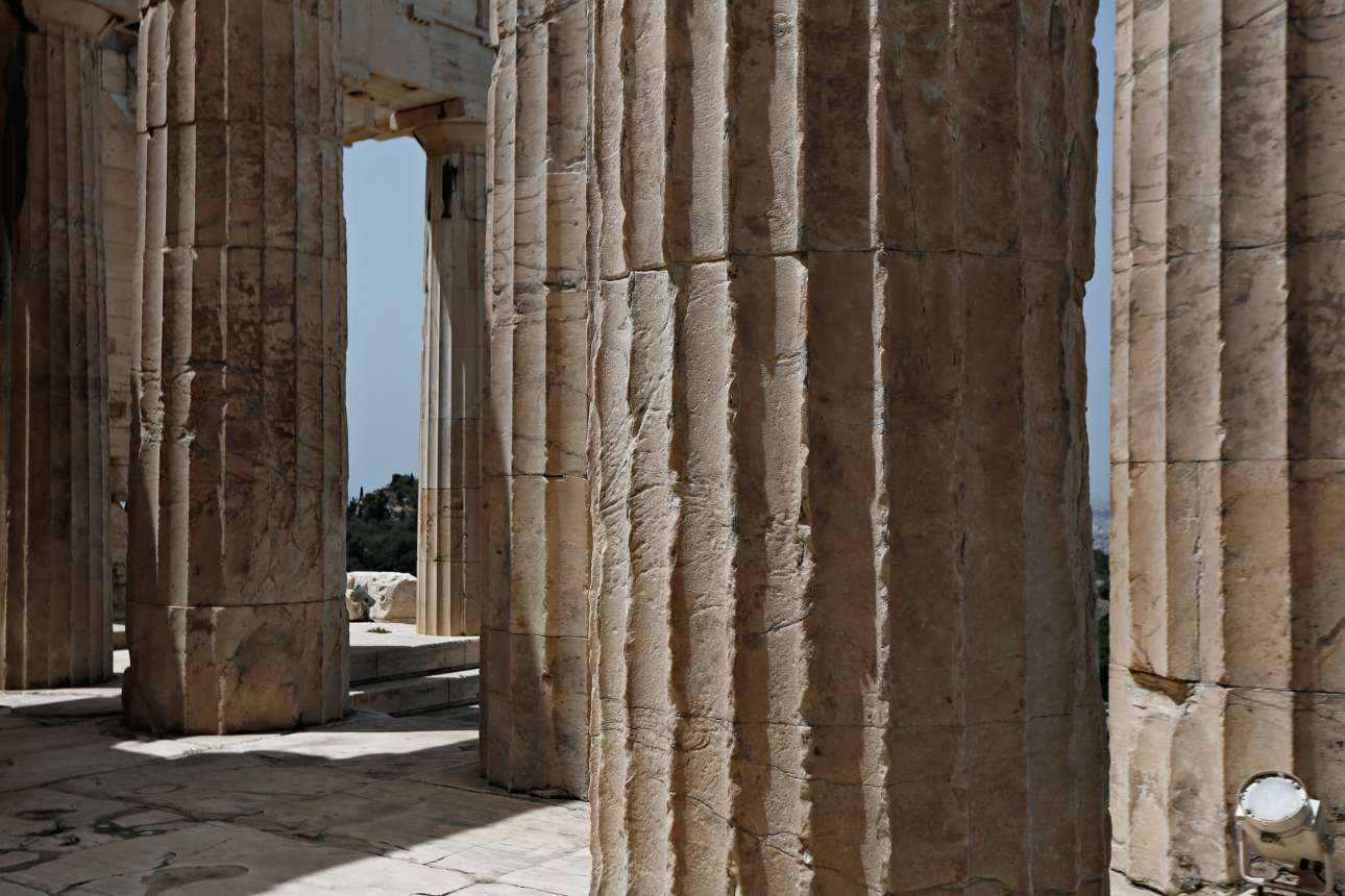 Gucci στην Ακρόπολη; Σωστό το «όχι», λάθος ο χειρισμός