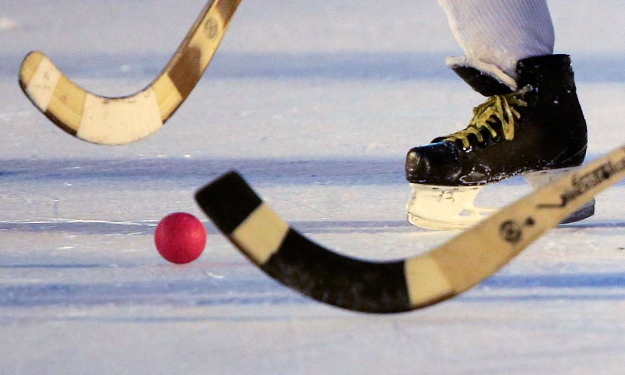 Αγώνας (παρωδία) μπάντι έληξε 11-9 – Μπήκαν 20 αυτογκόλ