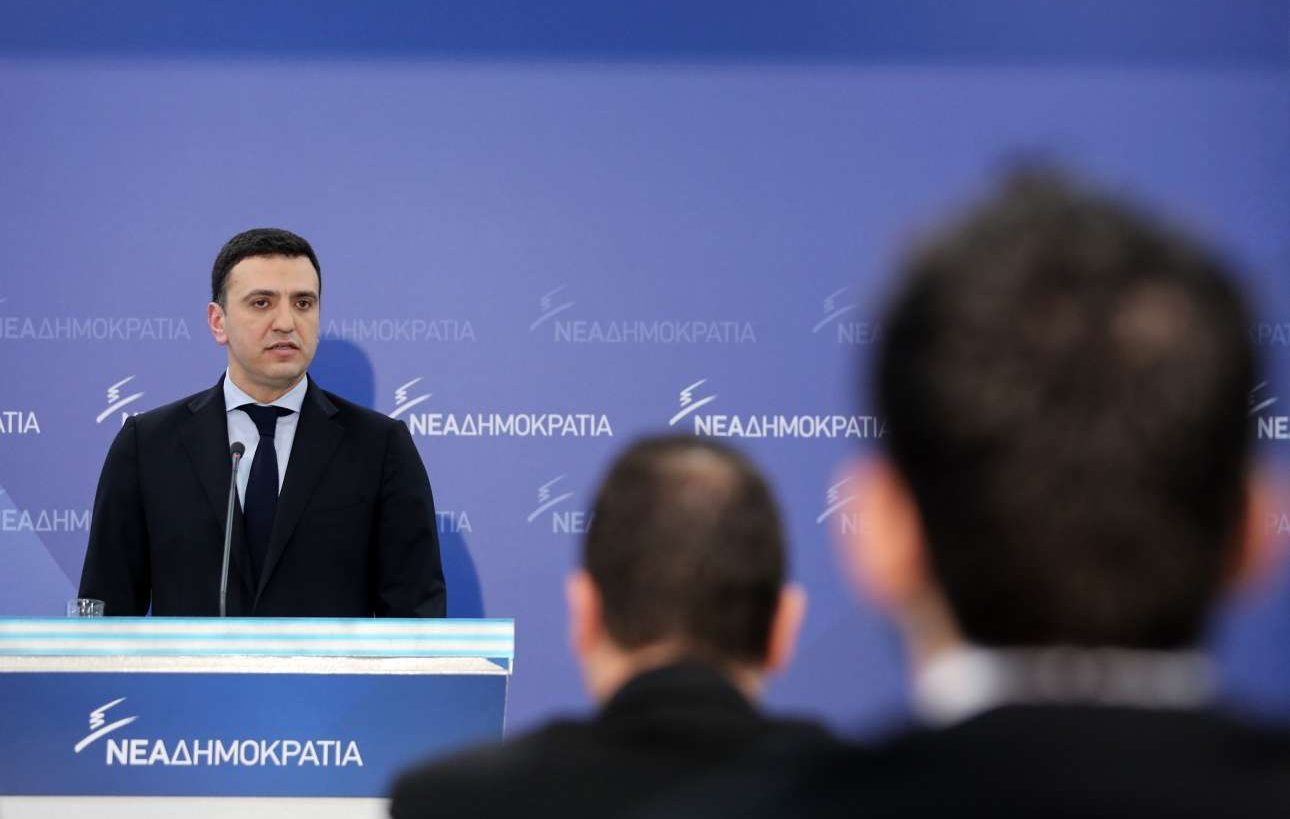 «Ενοχα μυστικά» και εύλογες απορίες για το ταξίδι Τσίπρα στο Παρίσι