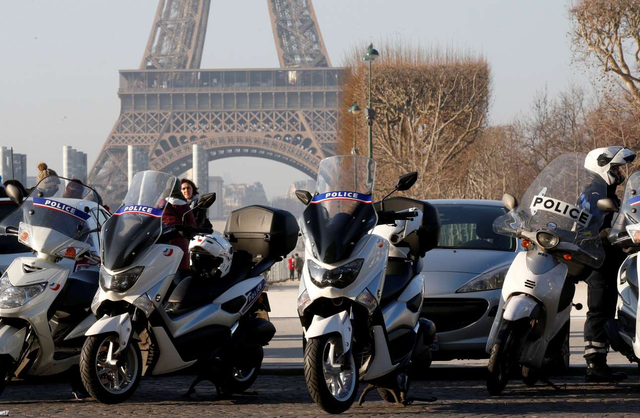 Tο Παρίσι «βράζει» λόγω αστυνομικής βίας