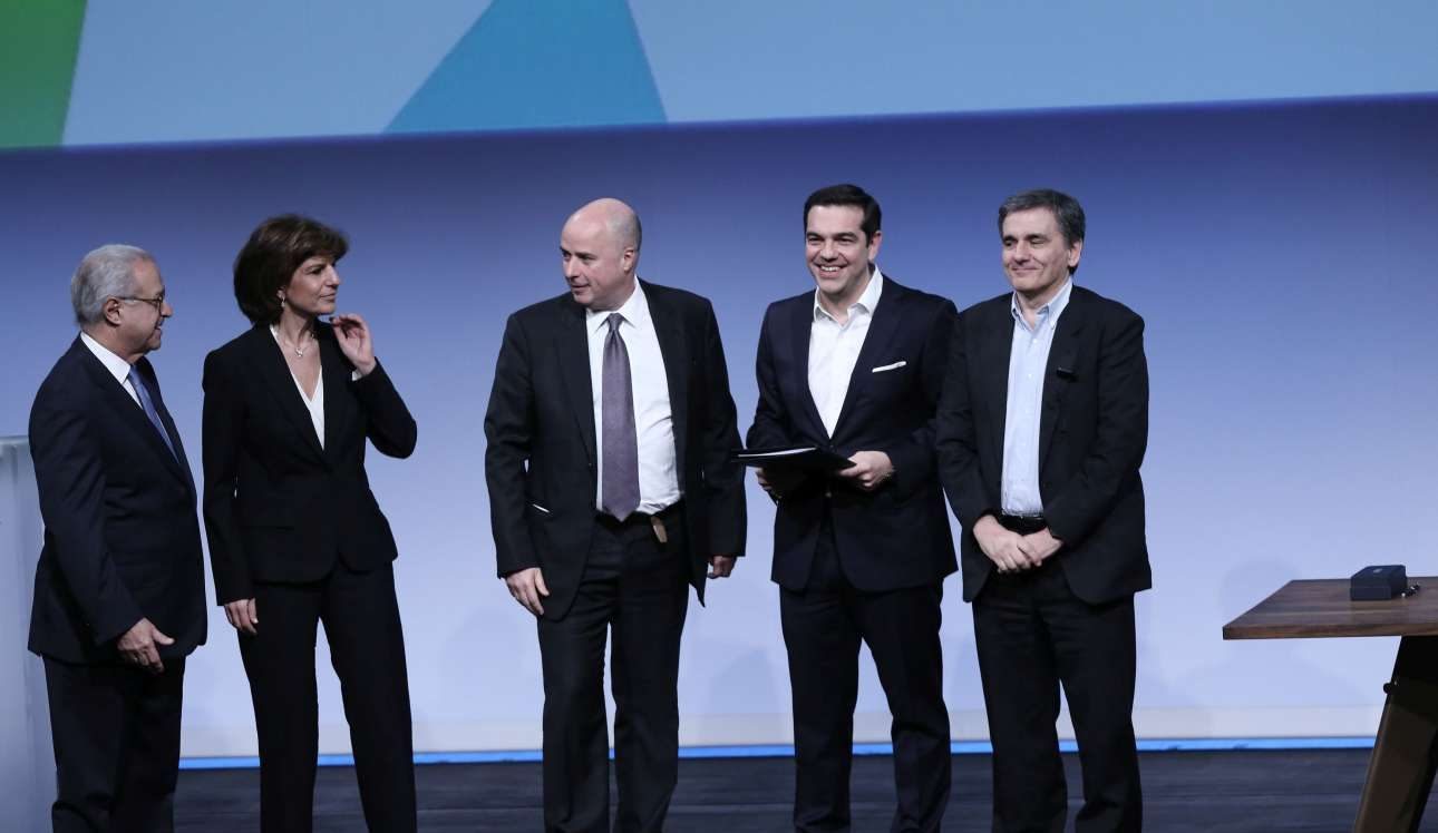 To δημόσιο «Σταύρος Νιάρχος»