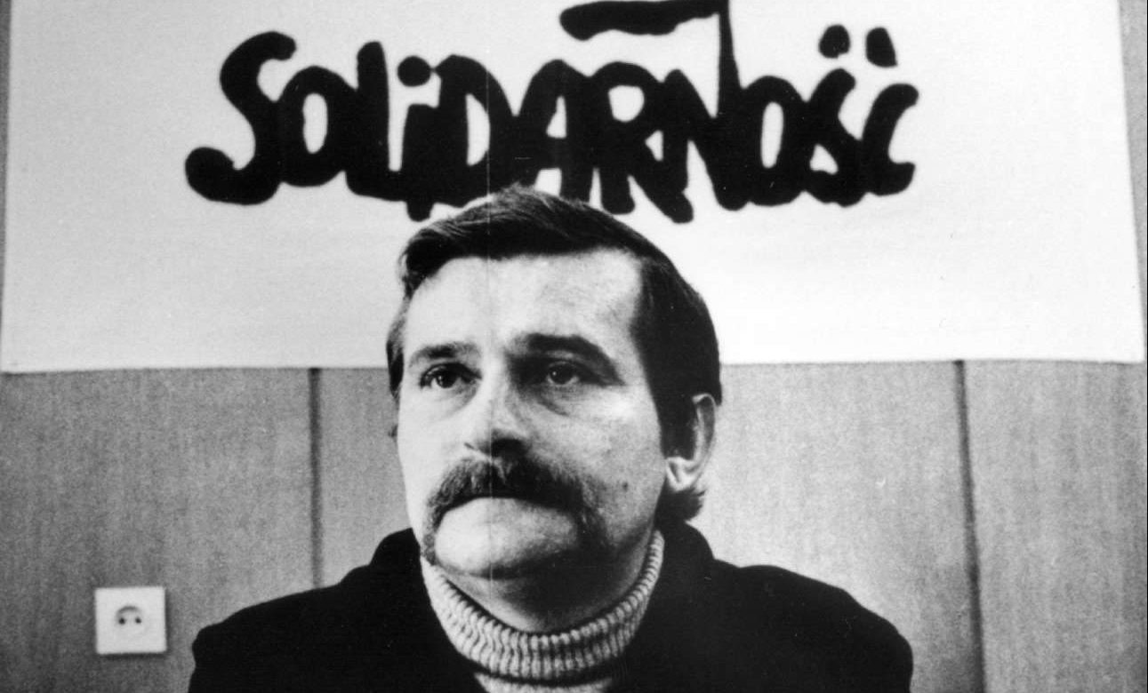 Αντιμέτωπος με το (σκοτεινό) παρελθόν του ο Λεχ Βαλέσα