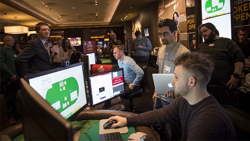 Ο καλύτερος παίκτης στο πόκερ έχει άσο στο… τσιπάκι του