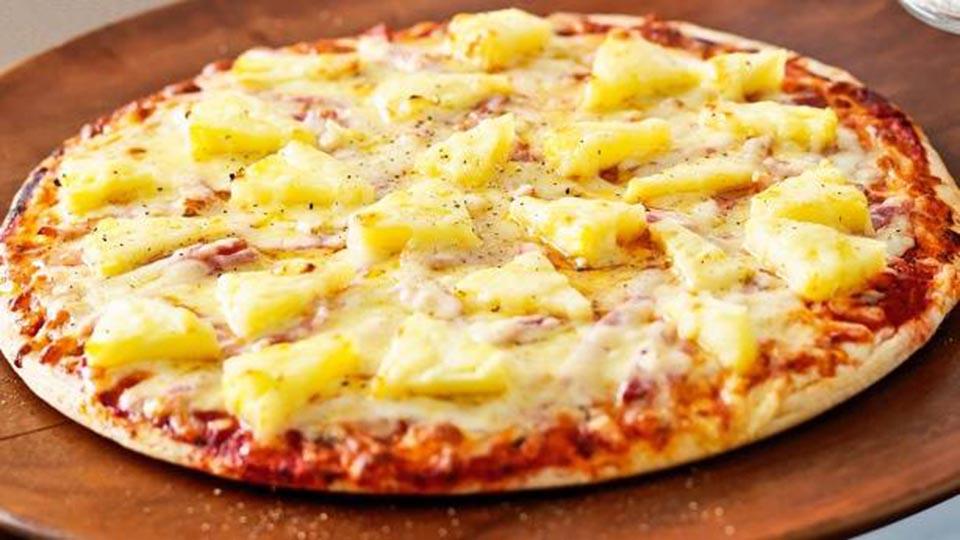 Ο πρόεδρος της Ισλανδίας δεσμεύεται ότι δεν θα απαγορεύσει την… πίτσα ανανά