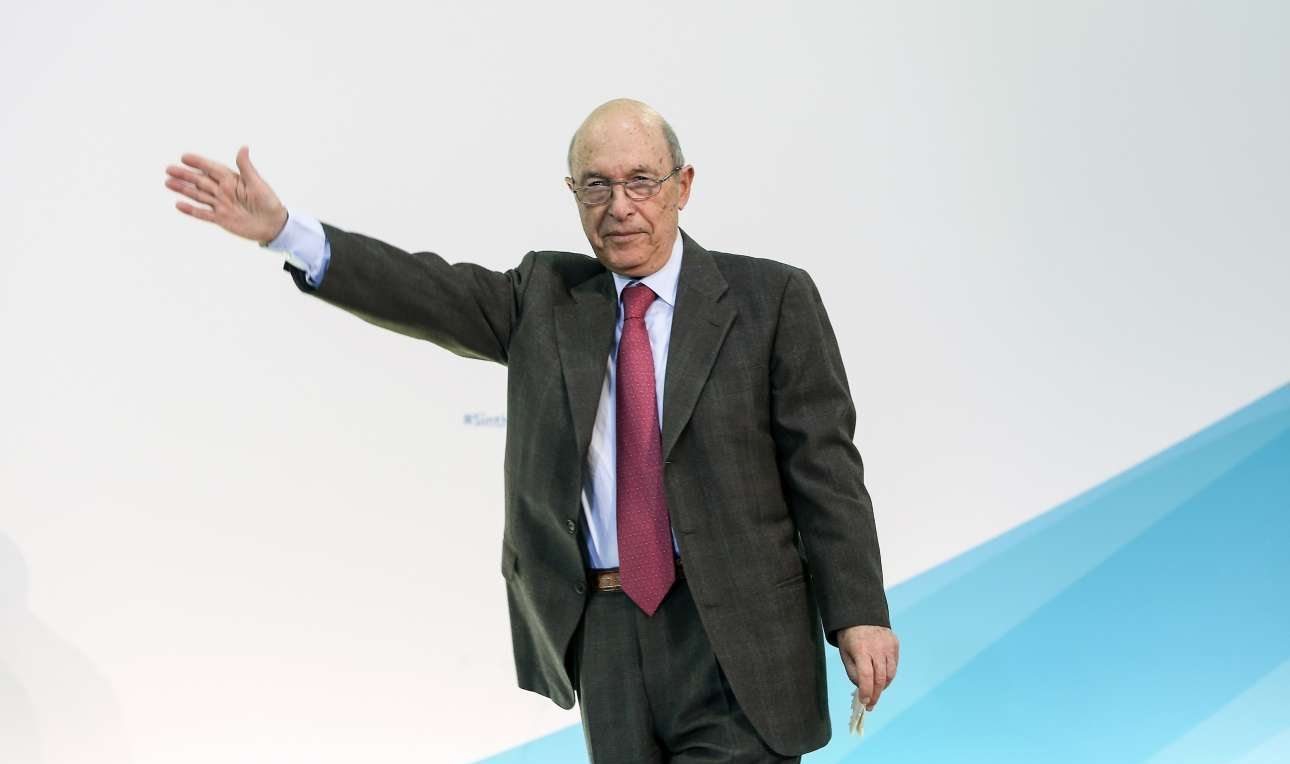 O Κώστας Σημίτης και το κουνούπι στο αφτί μου