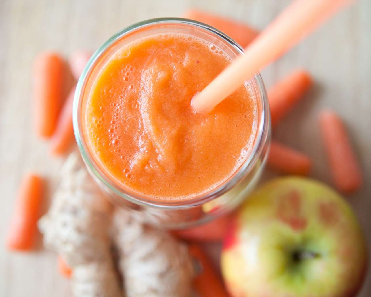 Χυμός για bostanistas: καρότο, λεμόνι, τζίντζερ