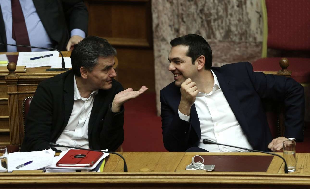 Ειρωνείες από το υπουργείο Οικονομικών: «Ο γάμος βασική αιτία… διαζυγίου»