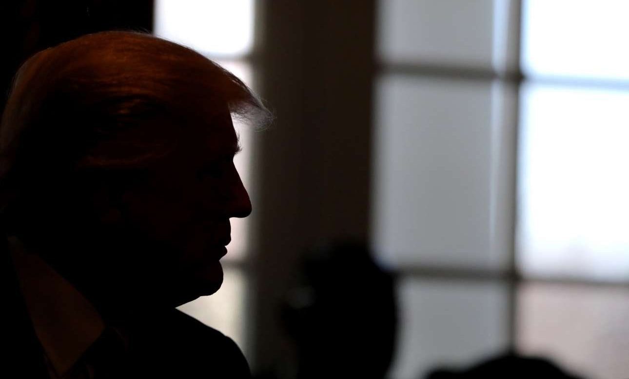 O Ντόναλντ Τραμπ απαντάει –με τον τρόπο του– αν η αλήθεια έχει πεθάνει