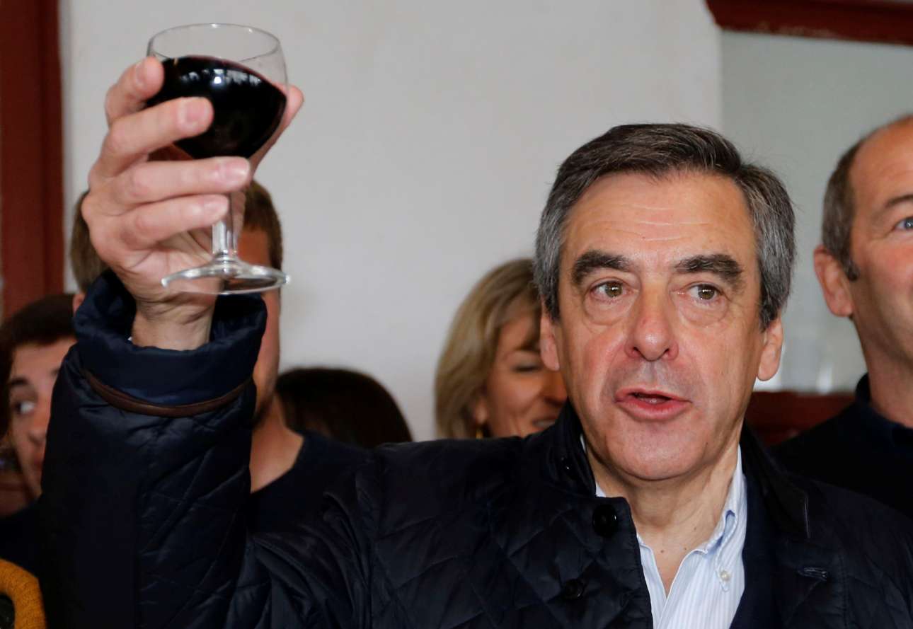 «Φίλοι» χάριζαν πανάκριβα ρολόγια στον (πρωθυπουργό) Φιγιόν