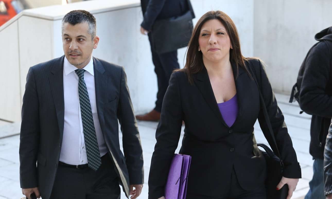 Η Ζωή Κωνσταντοπούλου αποβλήθηκε από τη δίκη της Siemens!