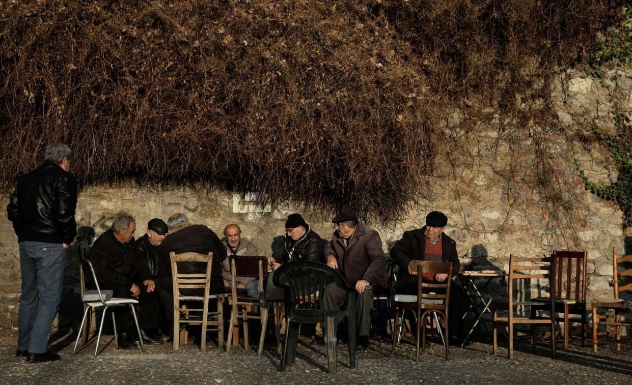 Οι Ελληνες λιγοστεύουμε και χρειαζόμαστε τους μετανάστες