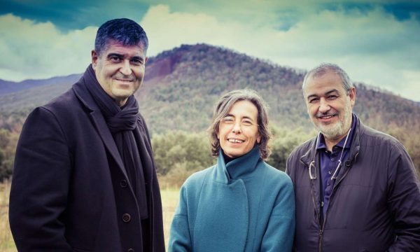 Από αριστερά: ο Ραφαέλ Αράντα, η Κάρμε Πιζέμ και ο Ραμόν Βιάλτα (Hisao Suzuki/Pritzker Architecture Prize)