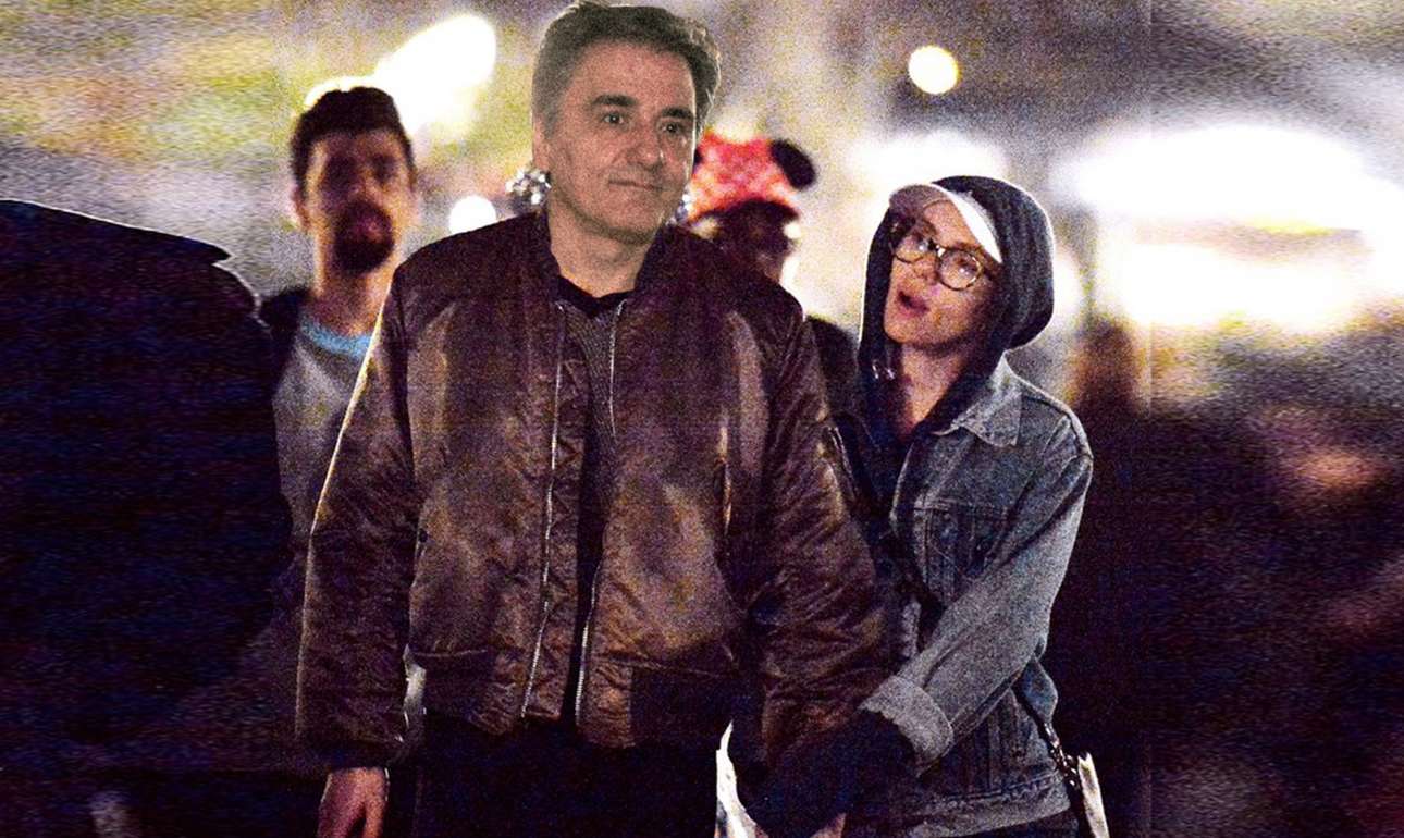 Παπαράτσι «έπιασαν» Τσακαλώτο – Γιόχανσον σε κρυφή νυχτερινή έξοδο για κοκτέιλ