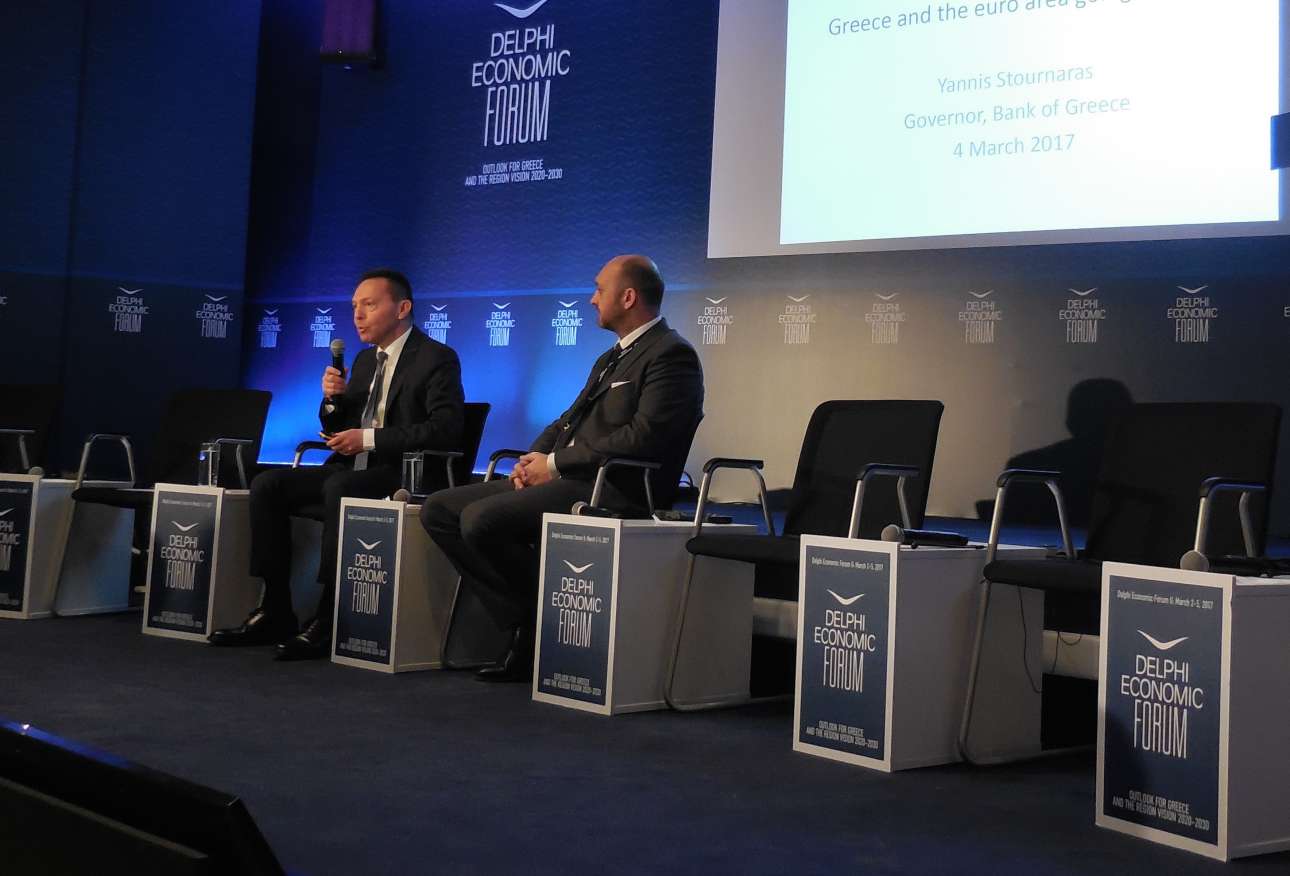 Ο Στουρνάρας προβλέπει ανάπτυξη και επενδύσεις