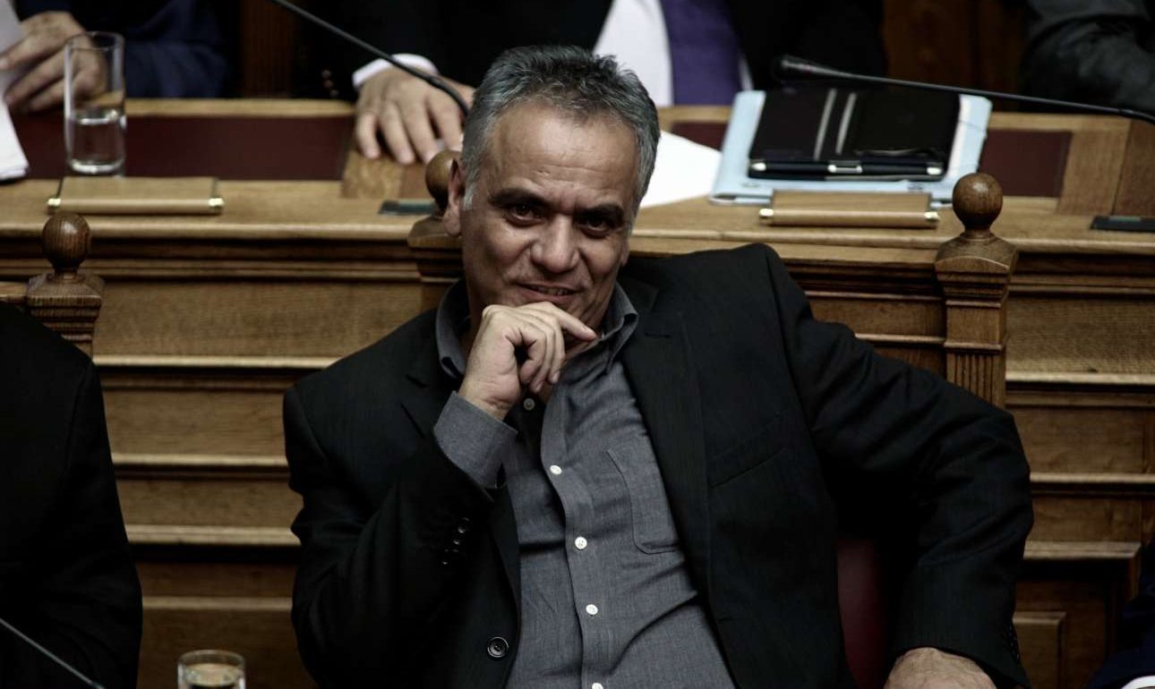 Τσαχπινιές με το μαχαίρι στον λαιμό