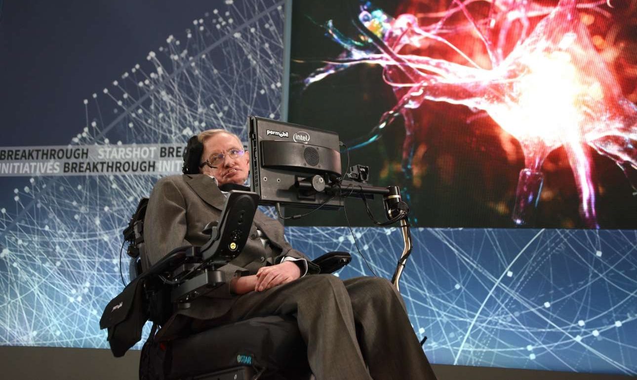 Ποιος σταρ θα γίνει η φωνή του Στίβεν Χόκινγκ;