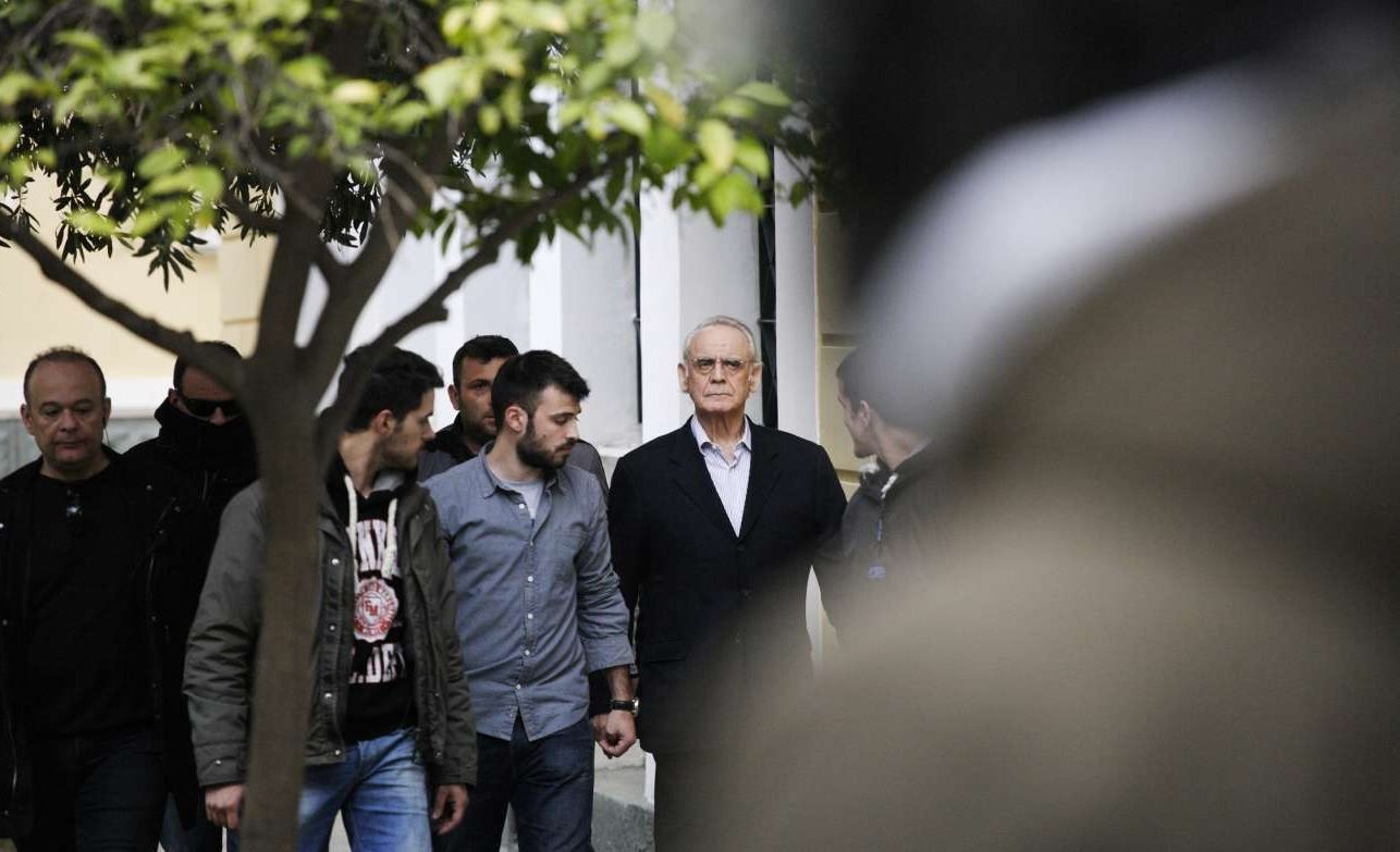 Οι επώνυμοι είναι υπεράνω του νόμου;