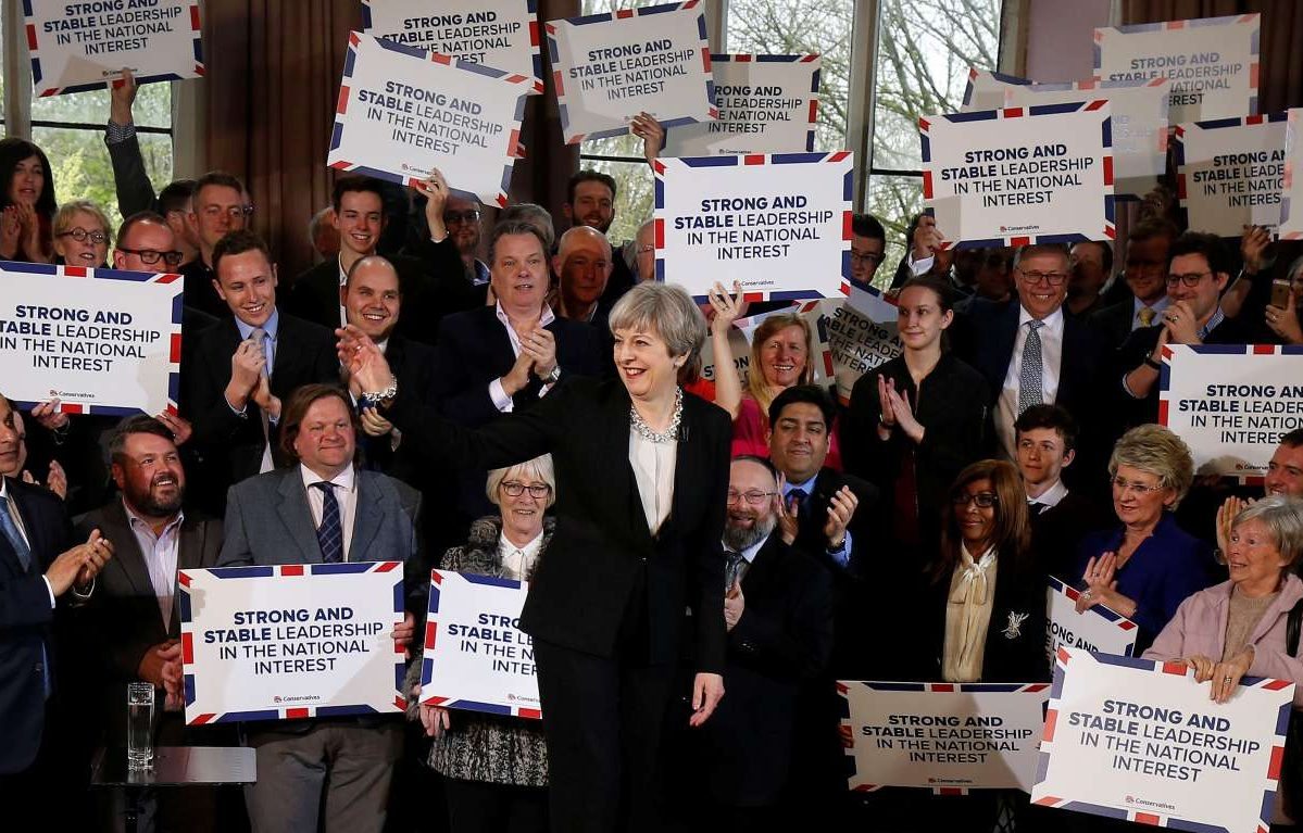 Τέλος στην ελεύθερη μετακίνηση πολιτών της ΕΕ… υπόσχεται η Τερέζα Μέι