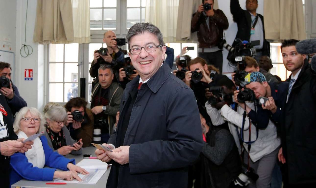 Μακρόν, λευκό, ή αποχή; – Ο Μελανσόν ζητά τη γνώμη των ψηφοφόρων