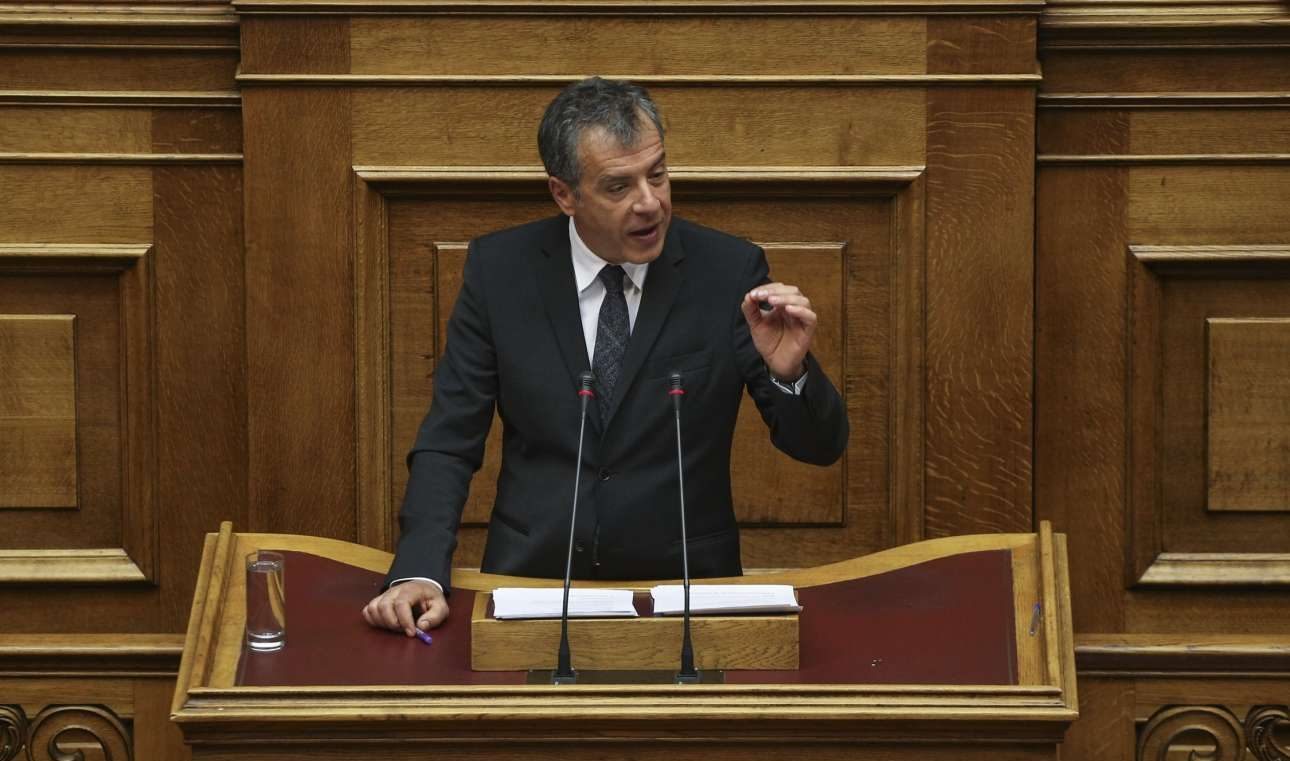 Το ειρωνικό σχόλιο του Θεοδωράκη για τη νομιμοποίηση του ελεύθερου κάμπινγκ