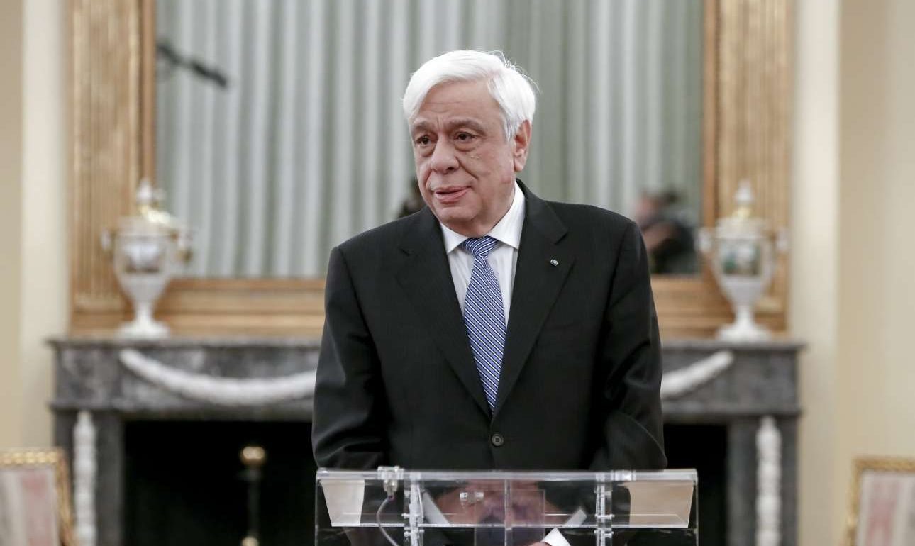 Παυλόπουλος: «Το Πάσχα να φέρει το πέρασμα στην εποχή της ελπίδας»