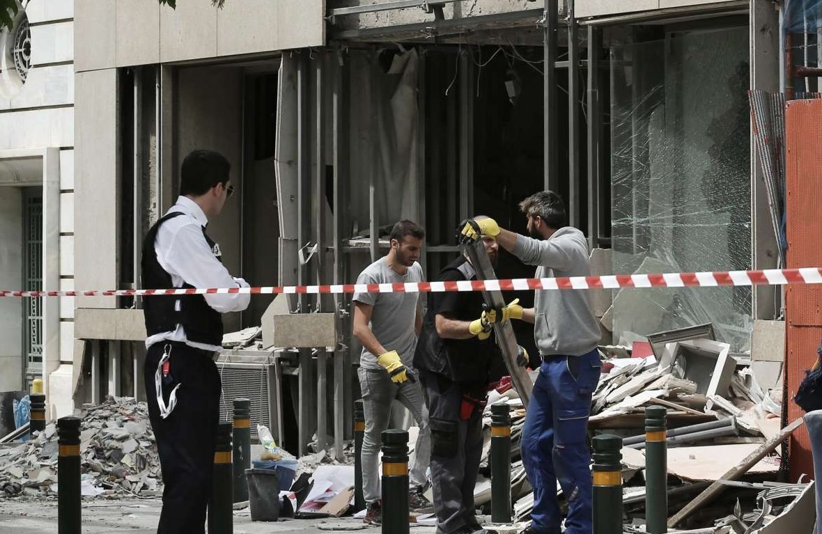 Οι κάμερες κατέγραψαν τους βομβιστές της Eurobank