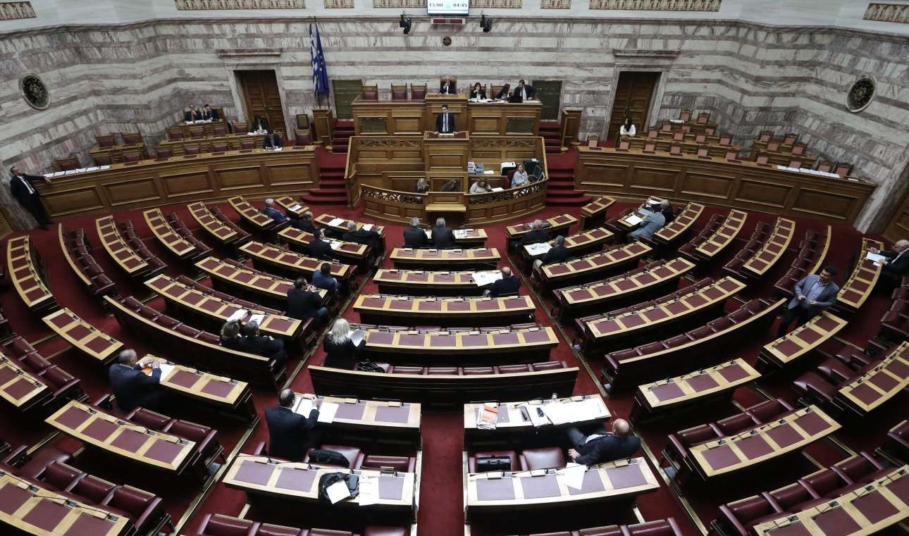 «Λογικές Μαδούρο» στη Βουλή – πώς ο… ΣΥΡΙΖΑ έκλεισε τα μικρόφωνα