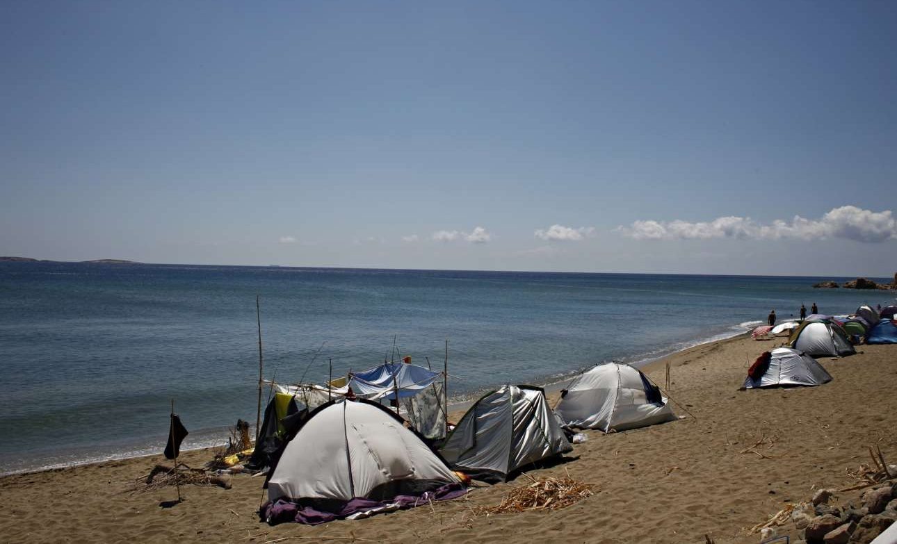 Τη νομιμοποίηση του ελεύθερου κάμπινγκ ζητούν 38 βουλευτές του ΣΥΡΙΖΑ!